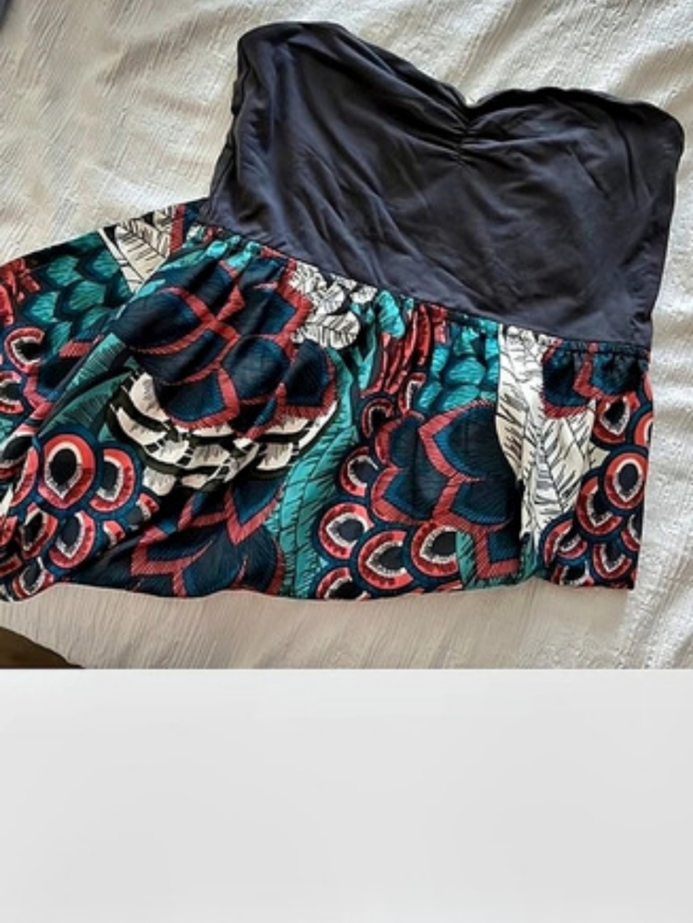 Roxy Geometric Medium